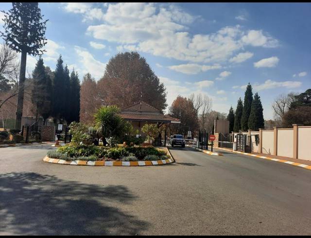 4 BEDROOM HOUSE FOR SALE IN EMFULENI GOLF ESTATE